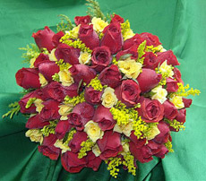 Bouquet de rosas e mini rosas